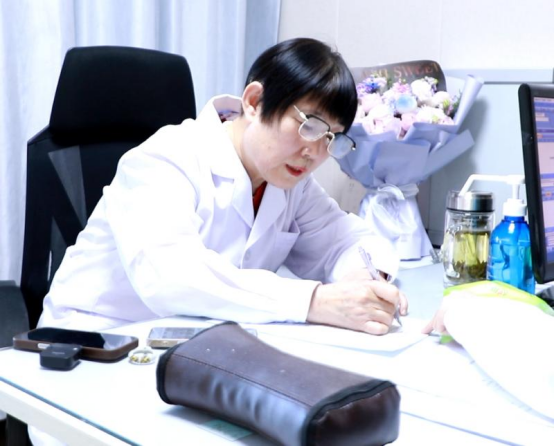 以中西结合为钥，精神科专家段斐破解精神疾病治疗新路径