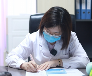 精神科医生李红艳中西结合守护精神心理健康